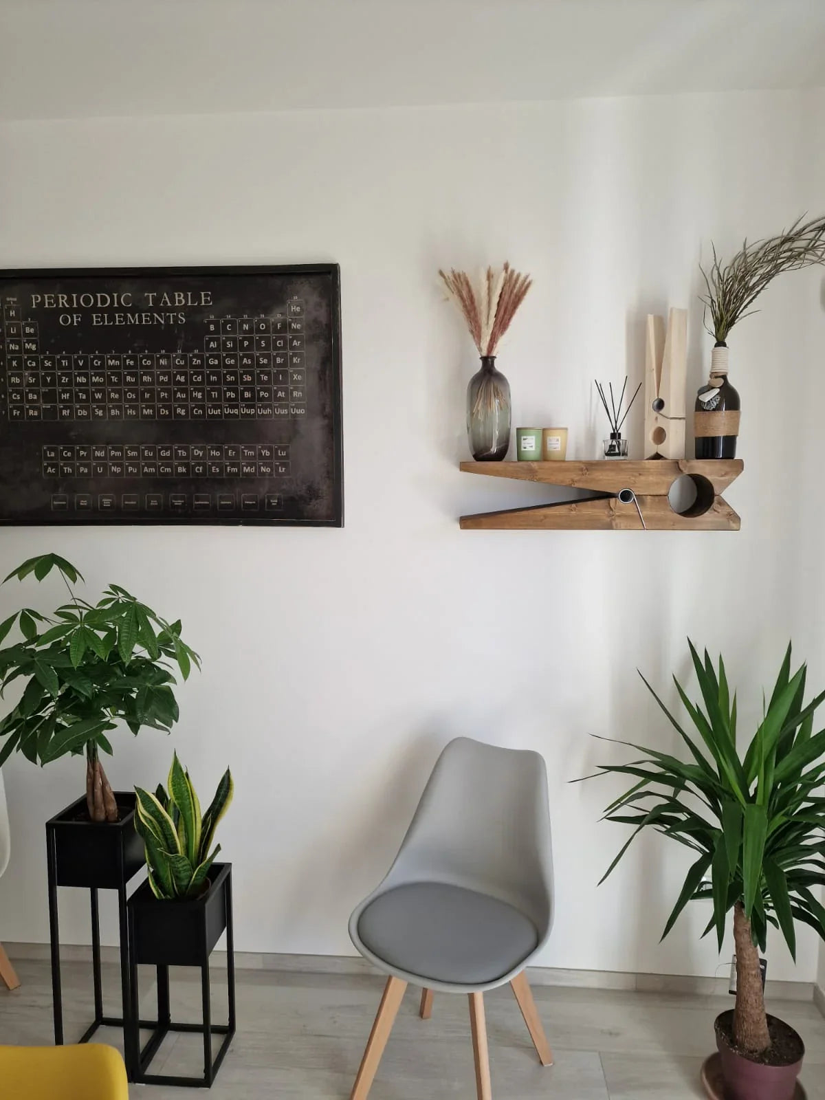 Mensola Design 82-molletta gigante -Mensola artigianale in legno